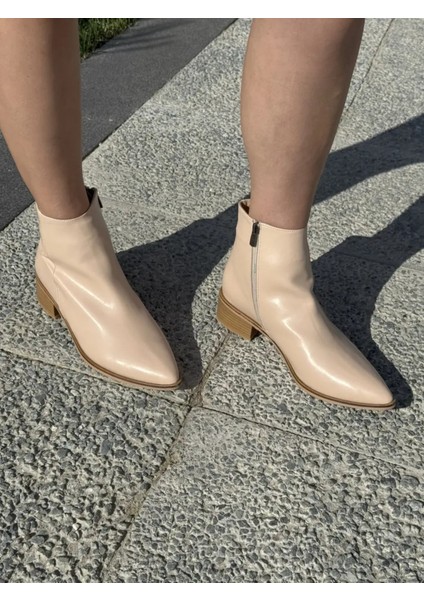 Arvella Sivri Burun Ahşap Ökçeli Kadın Bot Şehir Stil ve Konfor modelleri