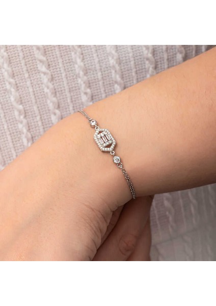 Gümüş Altıgen Baget Taşlı Kadın Bileklik fırsatları