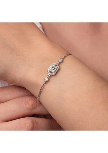 Gümüş Altıgen Baget Taşlı Kadın Bileklik