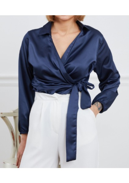 Lacivert Kruvaze Yaka Belden Bağlamalı Saten Gömlek indirimleri