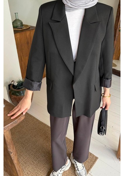 Çizgili Astarlı Tesettür Ceket Siyah modelleri