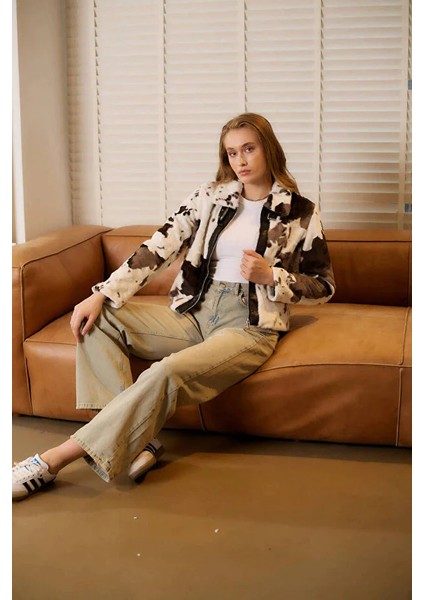 D99756 Desenli Yumuşak Doku Kadın Kısa Kürk Mont Siyah Beyaz fiyatları