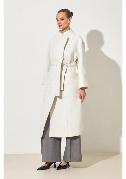 Krem Yaka ve Cep Detaylı Kaban modelleri