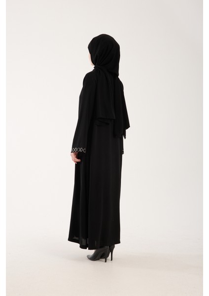 Siyah Önü ve Kolları Yonca Desen Taş Işlemeli Broşlu Abaya - Ferace indirimleri