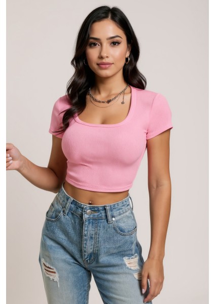 Kadın Pembe Yarım Kol Düz Yaka Crop Top Bluz - Şık, Rahat ve Kolay Kombinlenebilir