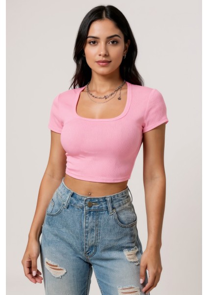 Kadın Pembe Yarım Kol Düz Yaka Crop Top Bluz - Şık, Rahat ve Kolay Kombinlenebilir fiyatları