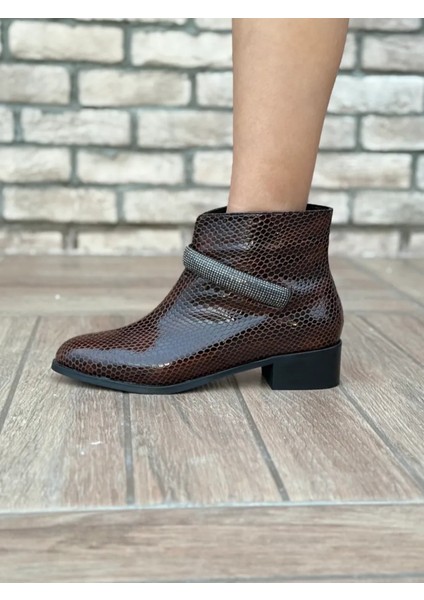 Lusso Kroko Taş Tokalı Büyük Numara Kadın Ayakkabı Şık ve Zarif Topuklu Model