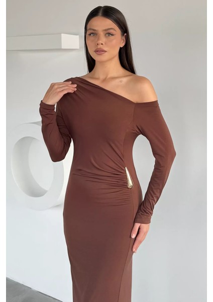 Kadın Omuz Dekolteli Gold Tokalı Drapeli Likralı Elbise P-00018924