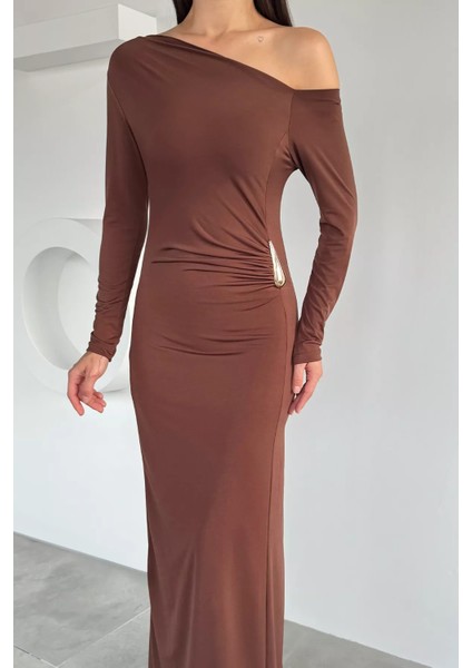 Kadın Omuz Dekolteli Gold Tokalı Drapeli Likralı Elbise P-00018924 modelleri