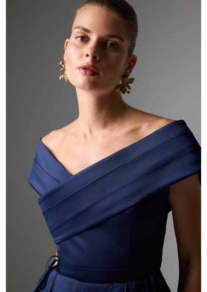 Drape Detaylı Kayık Yaka Midi Boy Tafta Elbise Lacivert K2611507_015 indirimleri