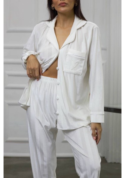 Beyaz Gofrajlı Kalp Nakışlı Uzun Kadife Pijama Takımı M fırsatları