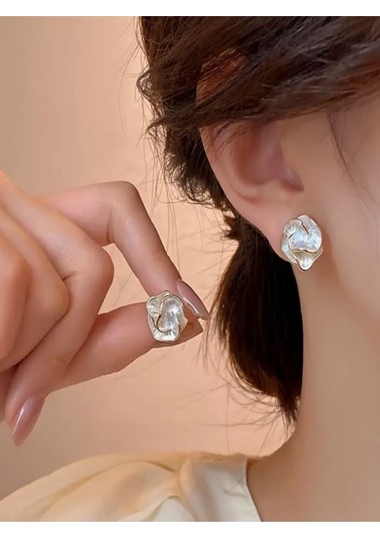 Kamelya Çiçeği Küpe