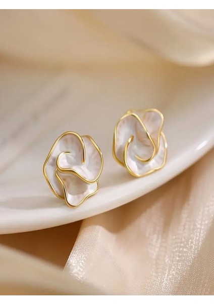 Kamelya Çiçeği Küpe modelleri