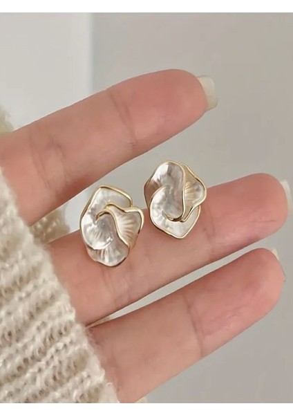 Kamelya Çiçeği Küpe fırsatları