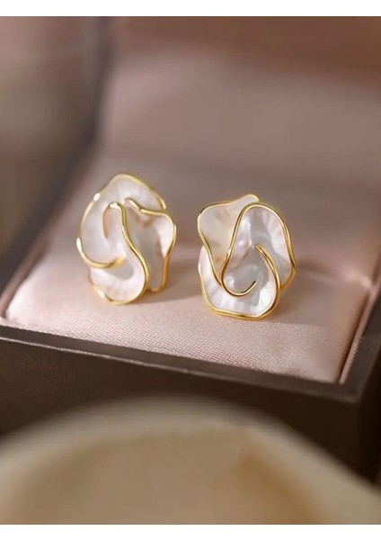 Kamelya Çiçeği Küpe