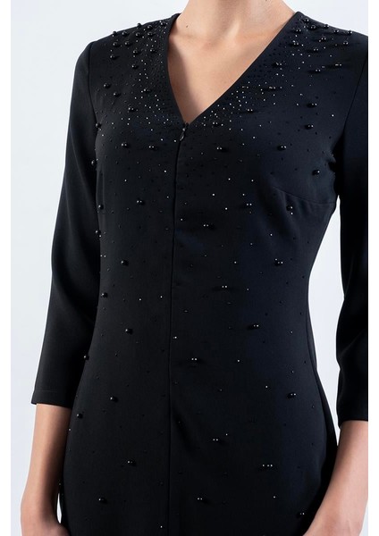 Eriberta V Yaka Önü Boncuk Taş Işlemeli Midi Abiye Elbise Siyah fırsatları