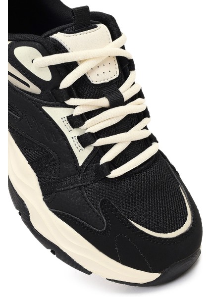 Kadın Siyah Bağcıklı Kalın Tabanlı Sneaker 25AFD494114
