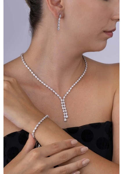 Pırlanta Montür Su Damlası Motifli Ful Taşlı 925 Ayar Gümüş Düğün Seti modelleri