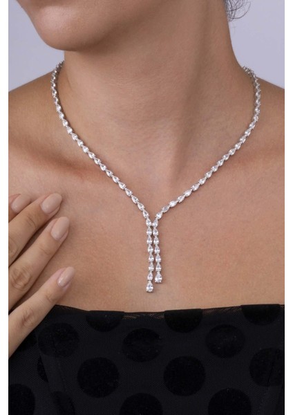 Pırlanta Montür Su Damlası Motifli Ful Taşlı 925 Ayar Gümüş Kolye