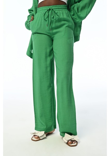 Kadın Rahat Kalıp Bol Paça Beli Lastikli Düz Renk Pantolon