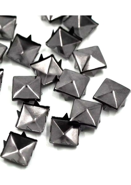 Süs Tırnaklı Platin Çakma Kare Piramit 7 mm 20 Adet Metal Trok