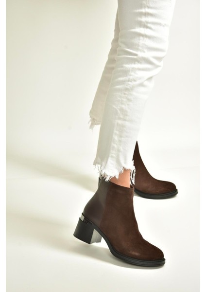 V555559502 Kahverengi Hakiki Deri Süet Kalın Topuklu Kadın Bot fiyatları