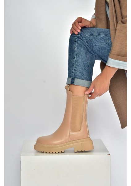 V652549009 Ten Kalın Tabanlı Lastik Detaylı Kadın Bot