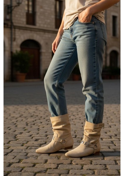 V380519002 Bej Süet Düz Tabanlı Rahat Kalıp Kadın Bot fiyatları