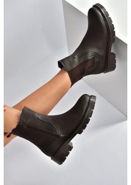 V674420509 Kahverengi Kalın Tabanlı Lastik Detaylı Kadın Bot