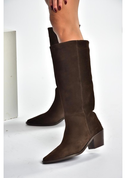 V654082102 Kahverengi Hakiki Deri Süet Kalın Topuklu Kadın Çizme modelleri
