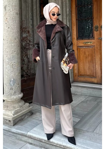 Tesettür Yaka ve Bilek Kürk Garnili Bel Kuşaklı Suni Deri Trençkot P-00018922