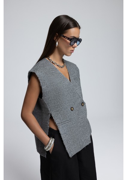 Faven Gri Yan Yırtmaç Detay Yelek