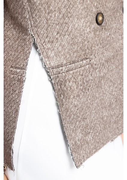 Faven Kahve Yan Yırtmaç Detay Yelek