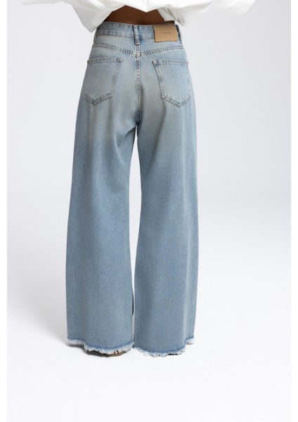 Gemma Yırtık Detay Mavi Jean Pantolon indirimleri