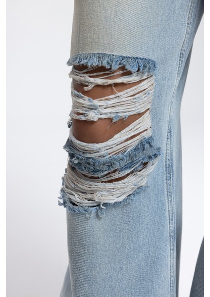 Gemma Yırtık Detay Mavi Jean Pantolon