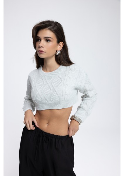 Mohan Gri Crop Kazak