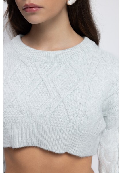 Mohan Gri Crop Kazak