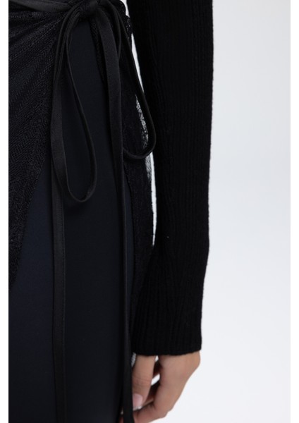 Liana Siyah Yumuşak Doku Triko Crop