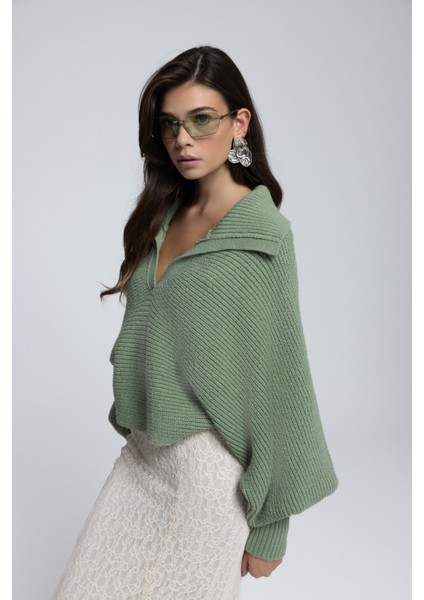 Livia Çağla Yakalı Kazak