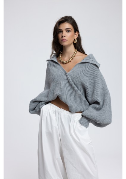 Livia Füme Yakalı Kazak