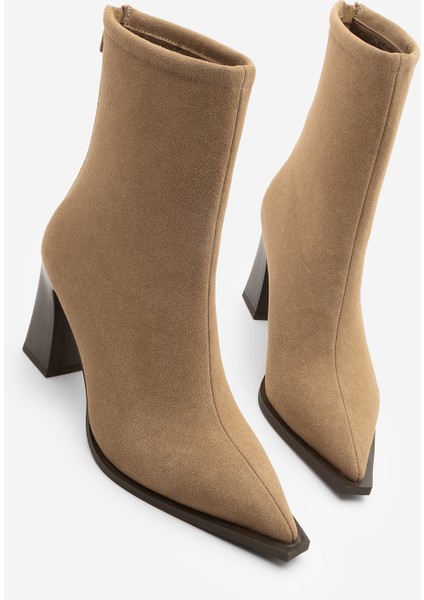 Kadın Topuklu Bot Sivri Burun Arkadan Fermuarlı Kalın Ökçe Kikas Taba Süet