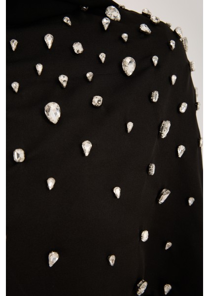 Önü Taş Işlemeli Pelerinli Abiye Elbise