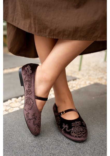 Semy Acı Kahve Nakış Detaylı Babet fiyatları