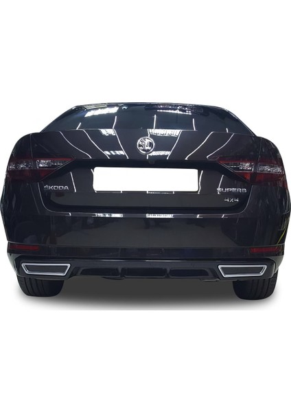 Skoda Superb Egzoz Görünümlü Difüzör 2015-2023 Parlak Siyah fırsatları