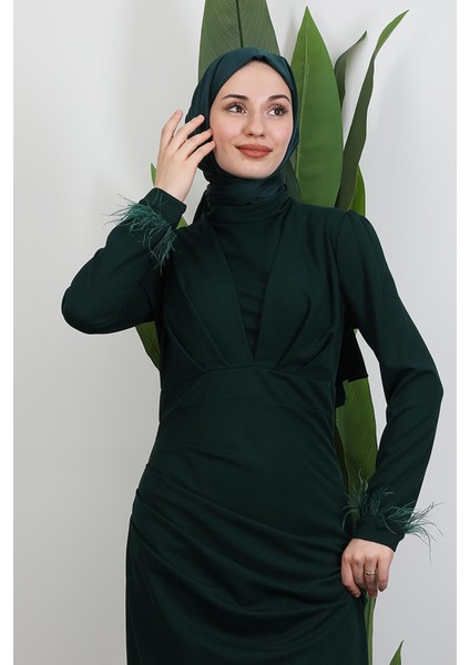 Kolu Tüylü Pile Detay Elbise Zümrüt indirimleri