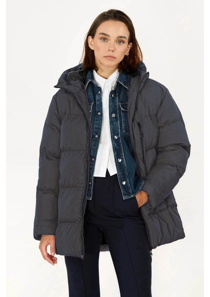 İçi Astarlı Su ve Rüzgar Geçirmez Cepli Kapüşonlu Kadın Mont fiyatları