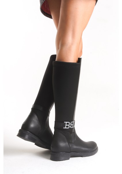 Kadın Siyah Arkası Streç Toka Detaylı Düz Kısa Topuklu Fermuarlı Uzun Çizme fırsatları