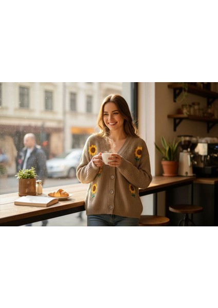 Şardonlu Pamuklu Çiçek Motifli Hırka fiyatları