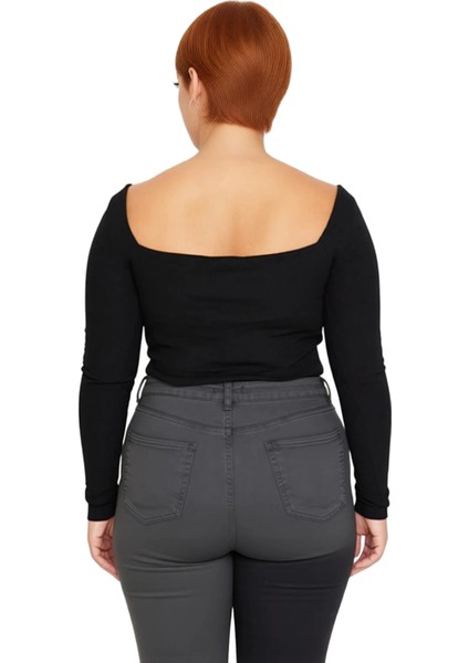 Kadın Moda Şık Büyük Beden Crop Kare Yaka Fitted Kalıp Örme Fittilli Biye Detaylı Bluz modelleri