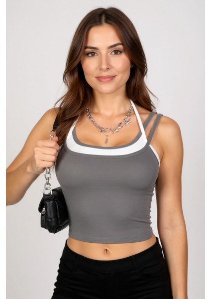 Kadın Antrasit Gri Beyaz Çift Renk Çapraz Askılı Crop Top Bluz - Şık, Rahat ve Kolay Kombinlenebilir fiyatları